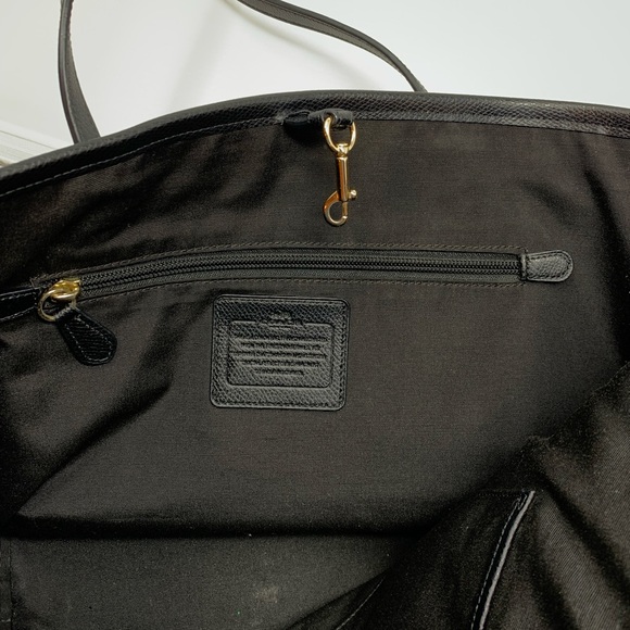Coach Black Leather Tote Bag with Clip-Closure - Picture 9 of 9